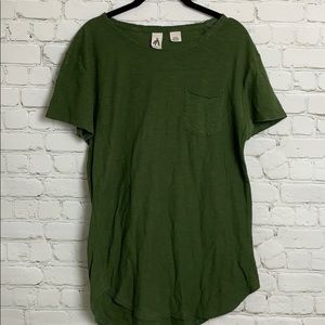 Urban outfitters green t shirt